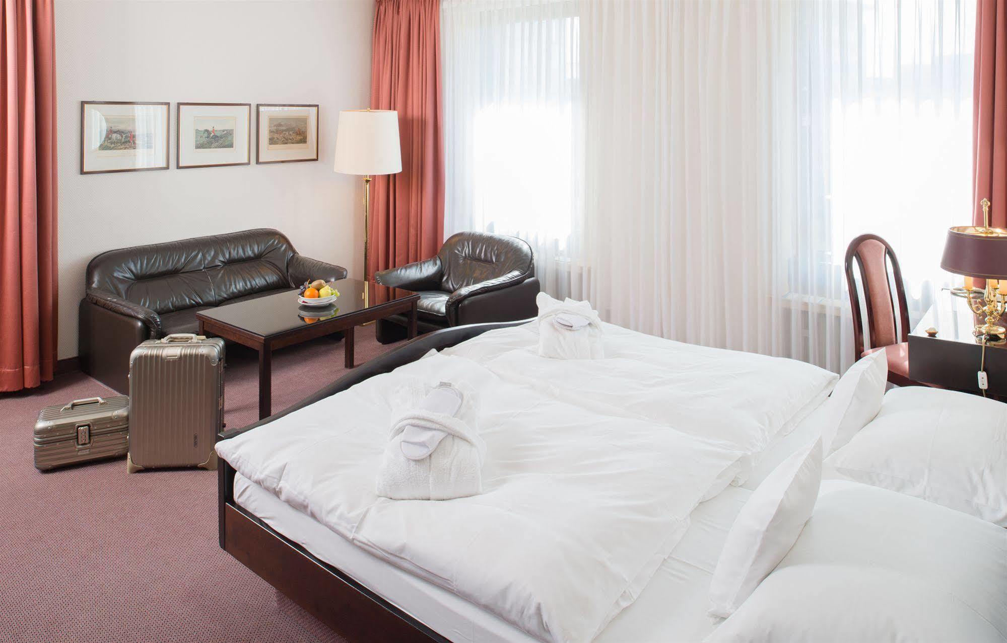 Tante Alma'S Muelheimer Hotel Мюльгайм-ан-дер-Рур Екстер'єр фото